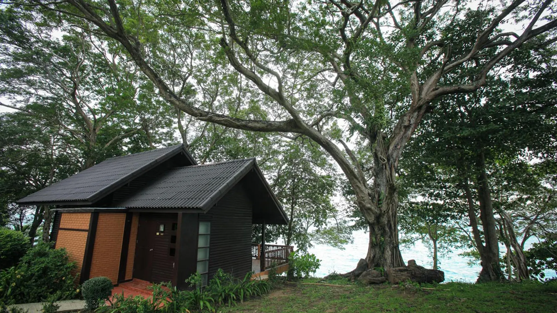 Phi Phi Natural Resort 4*, Phi Phi Don Thailand