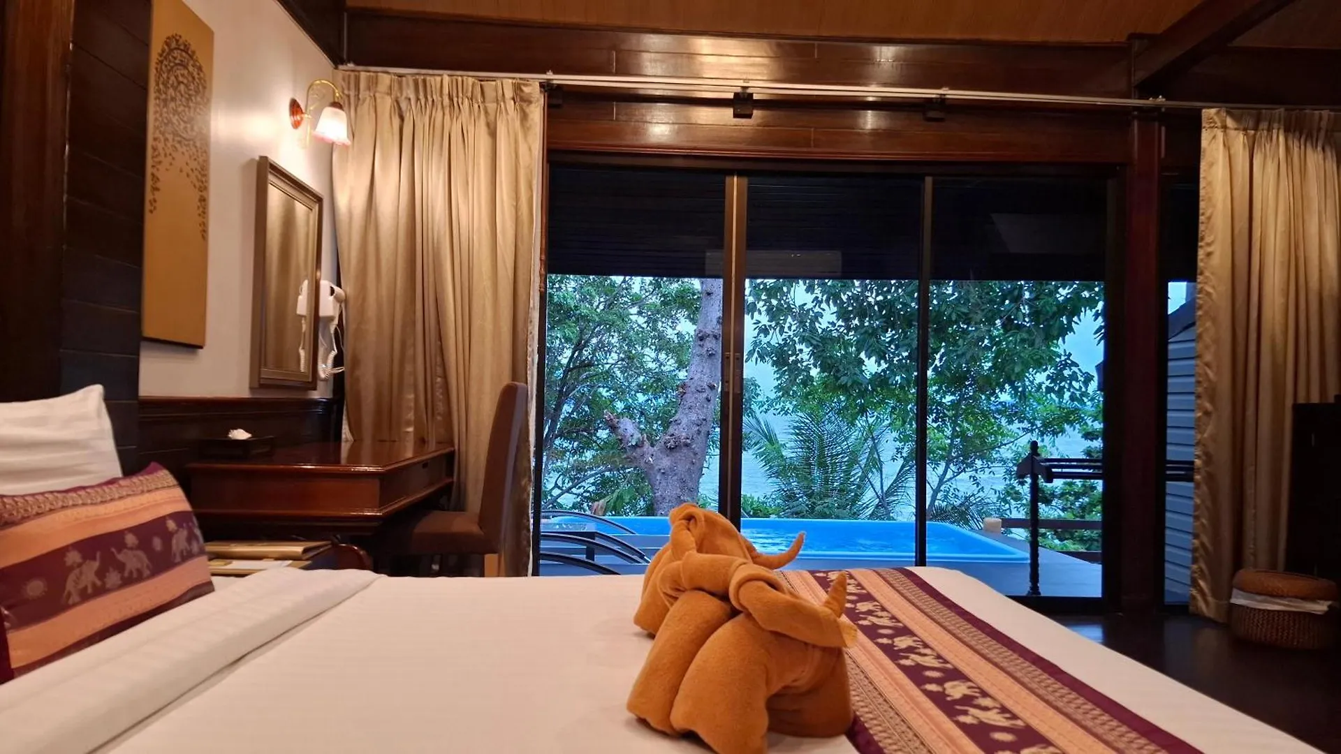 ****  Phi Phi Natural Resort Thailand