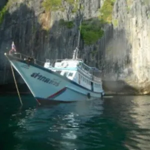 Maya Bay Sleepaboard Ko Phi Phi